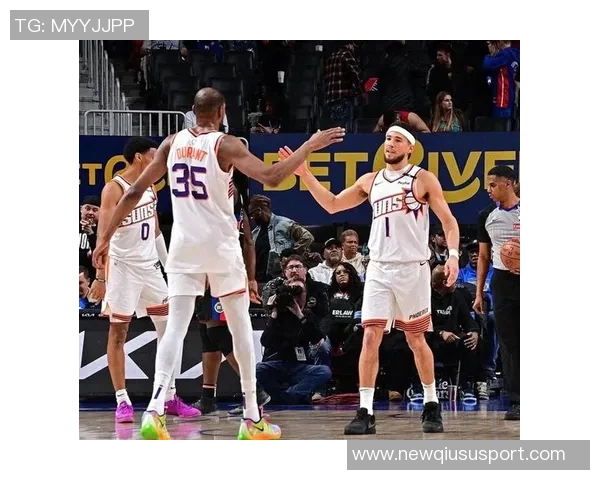 太阳主帅称布克将更多担任控卫角色提升球队进攻效率 太阳主帅称布克将更多担任控卫角色提升球队进攻效率