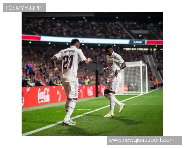 拉菲尼亚在社交媒体上向阿尔巴致敬感慨曾共战球场的荣耀时刻